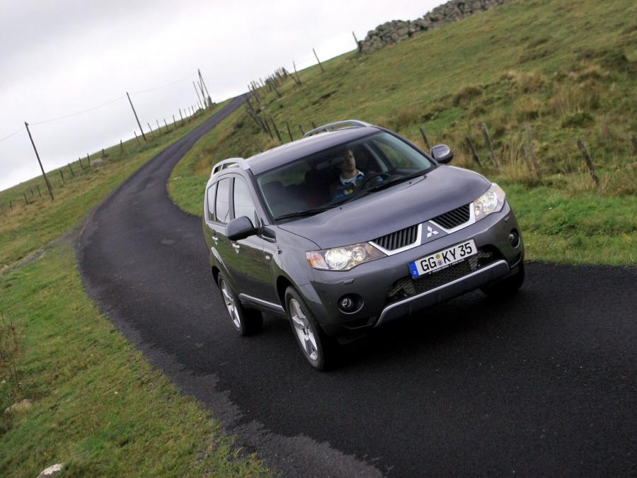  Mitsubishi Outlander 2007 года  (фото 5 из 16)